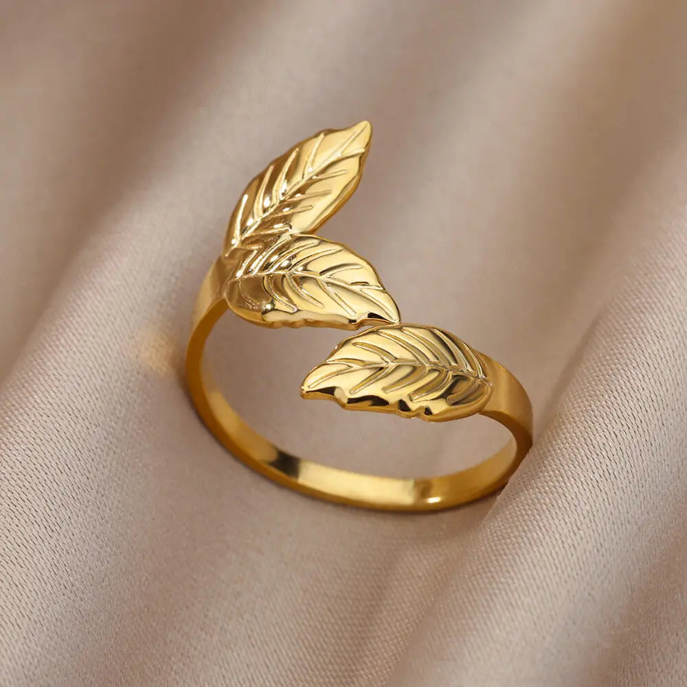 💍 Eternal Gold Ring – Timeless Elegance ✨