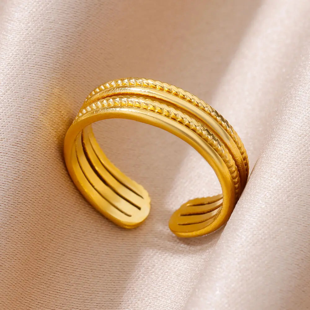 💍 Eternal Gold Ring – Timeless Elegance ✨