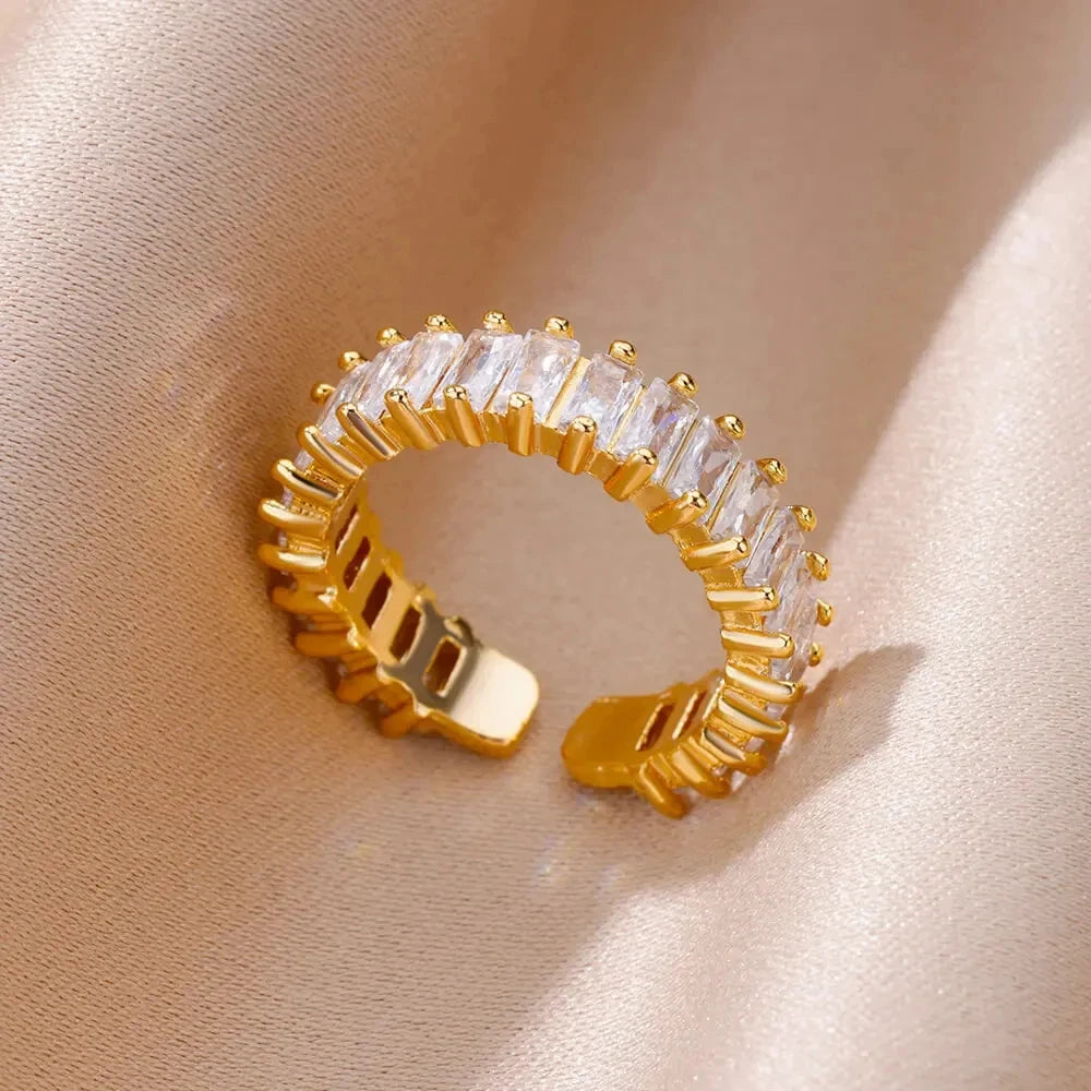 💍 Eternal Gold Ring – Timeless Elegance ✨