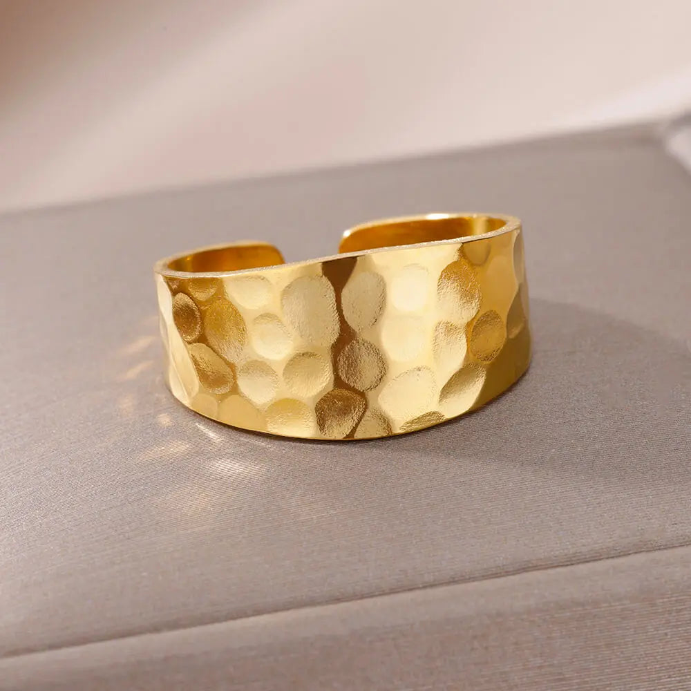 💍 Eternal Gold Ring – Timeless Elegance ✨