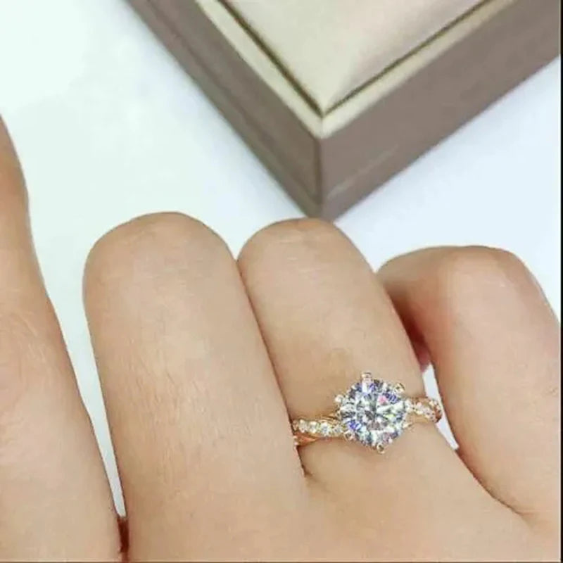 Huitan Luxury CZ Ring.