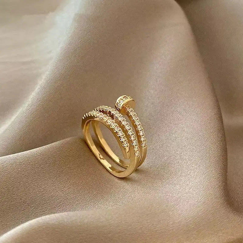 💍 Charmelle Golden Aura Ring
