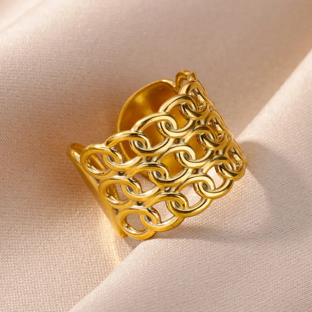 💍 Eternal Gold Ring – Timeless Elegance ✨