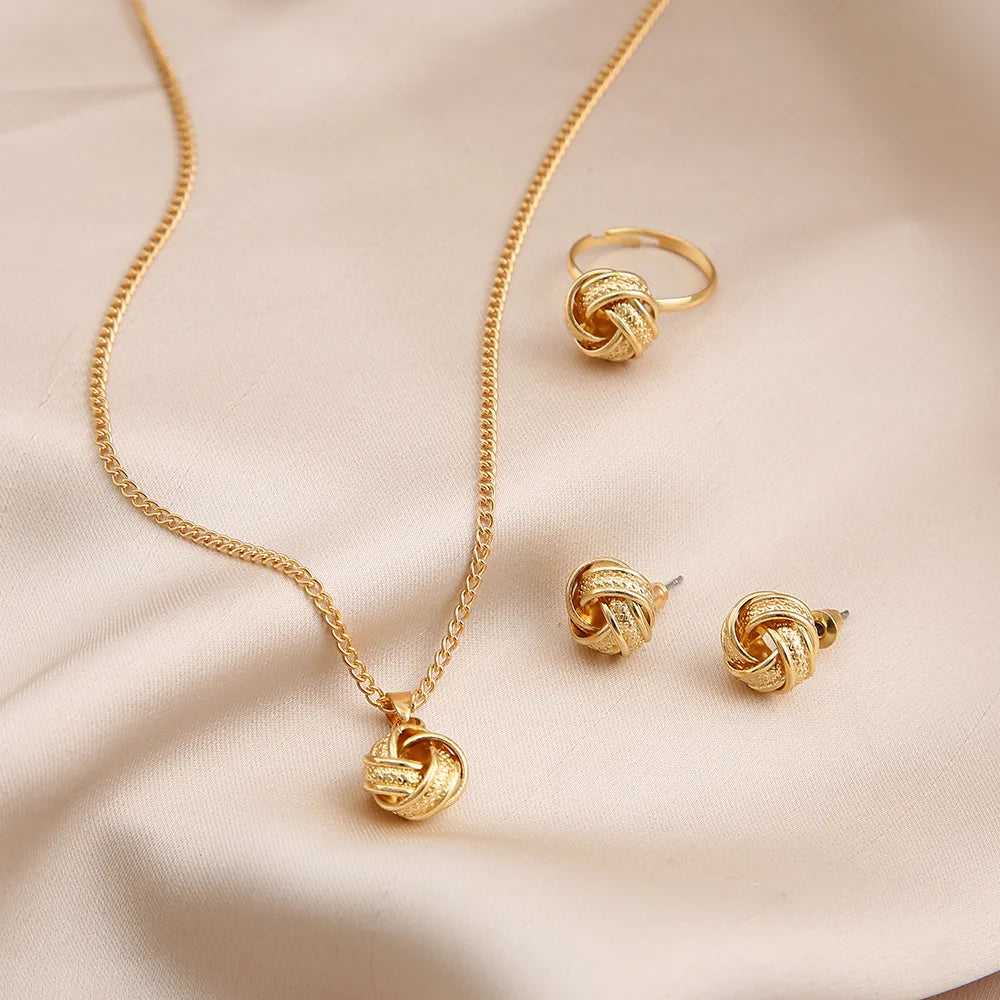 👑 Golden Elegance Knot Set 👑