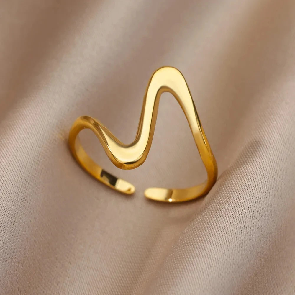 💍 Eternal Gold Ring – Timeless Elegance ✨